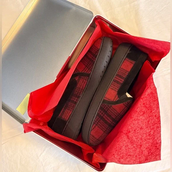 ARIAT New in Gift Tin Plaid Felt Men’s Fleece Slippers - Picture 2 of 14